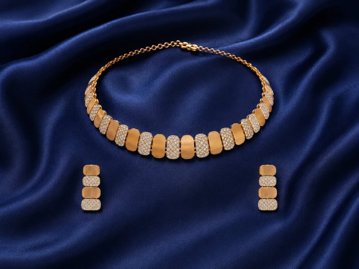 Elegant Gold Women’s Designer Half Set