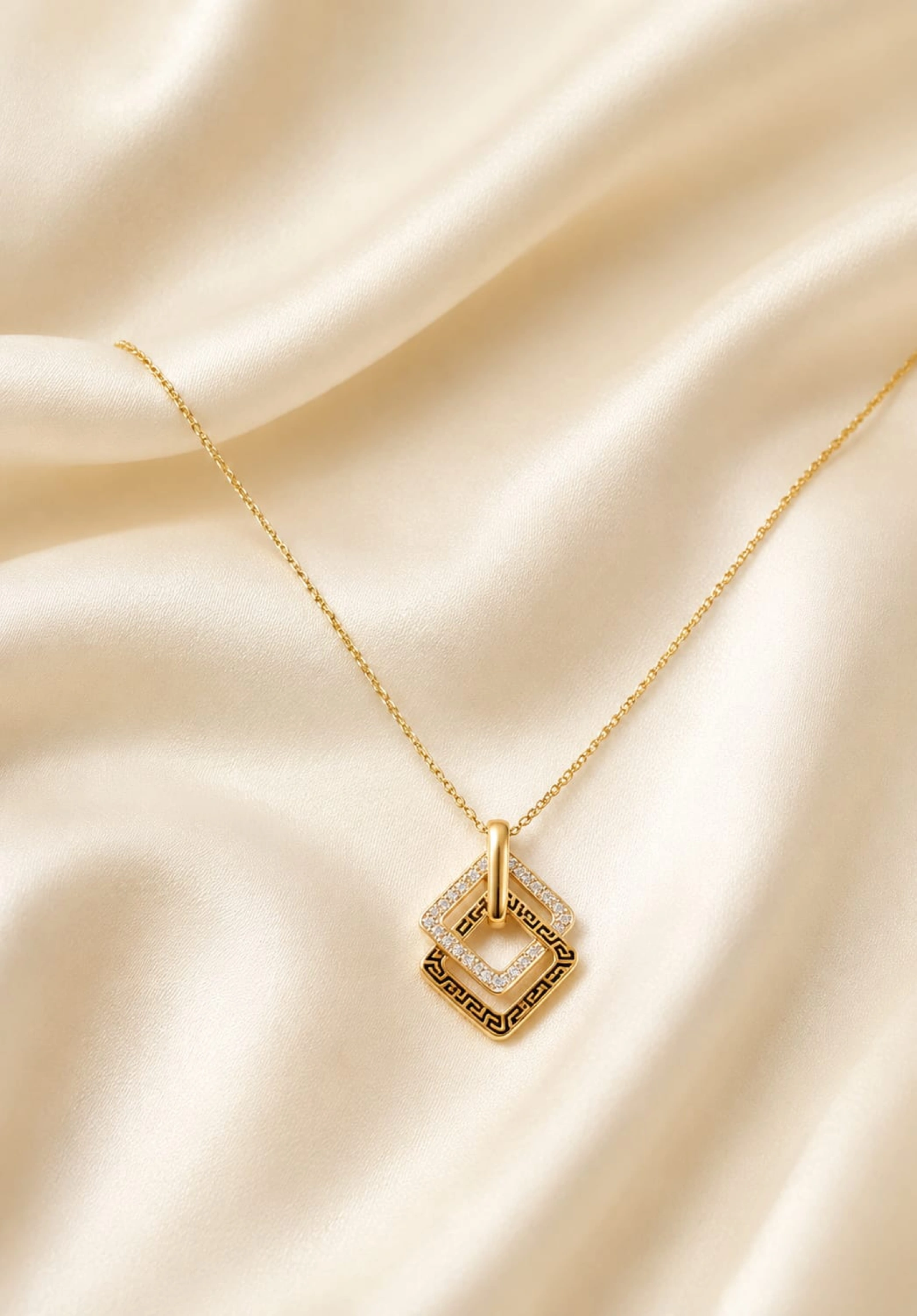 Luxe Geometric Gold Pendant Necklace for Women