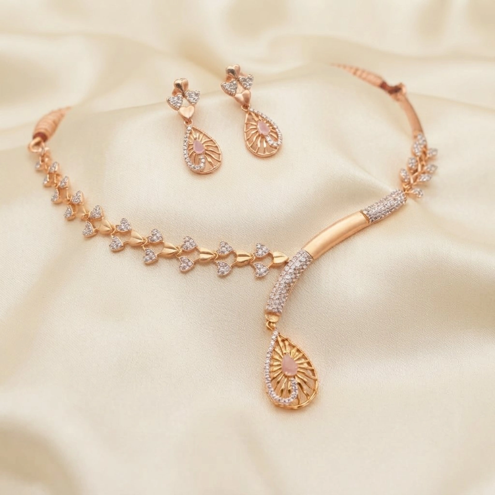 Golden Paisley Elegance Necklace Set