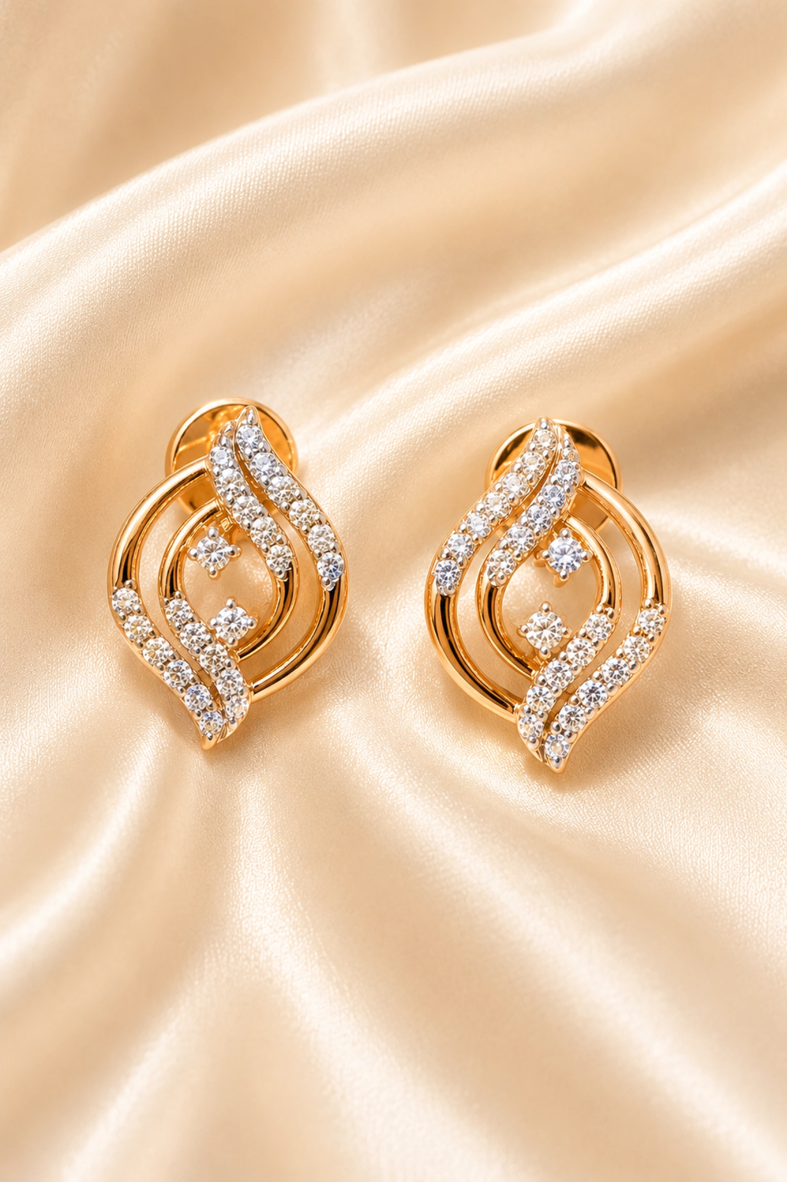 Diamond Women’s Elegant Curved Hoop Earrings