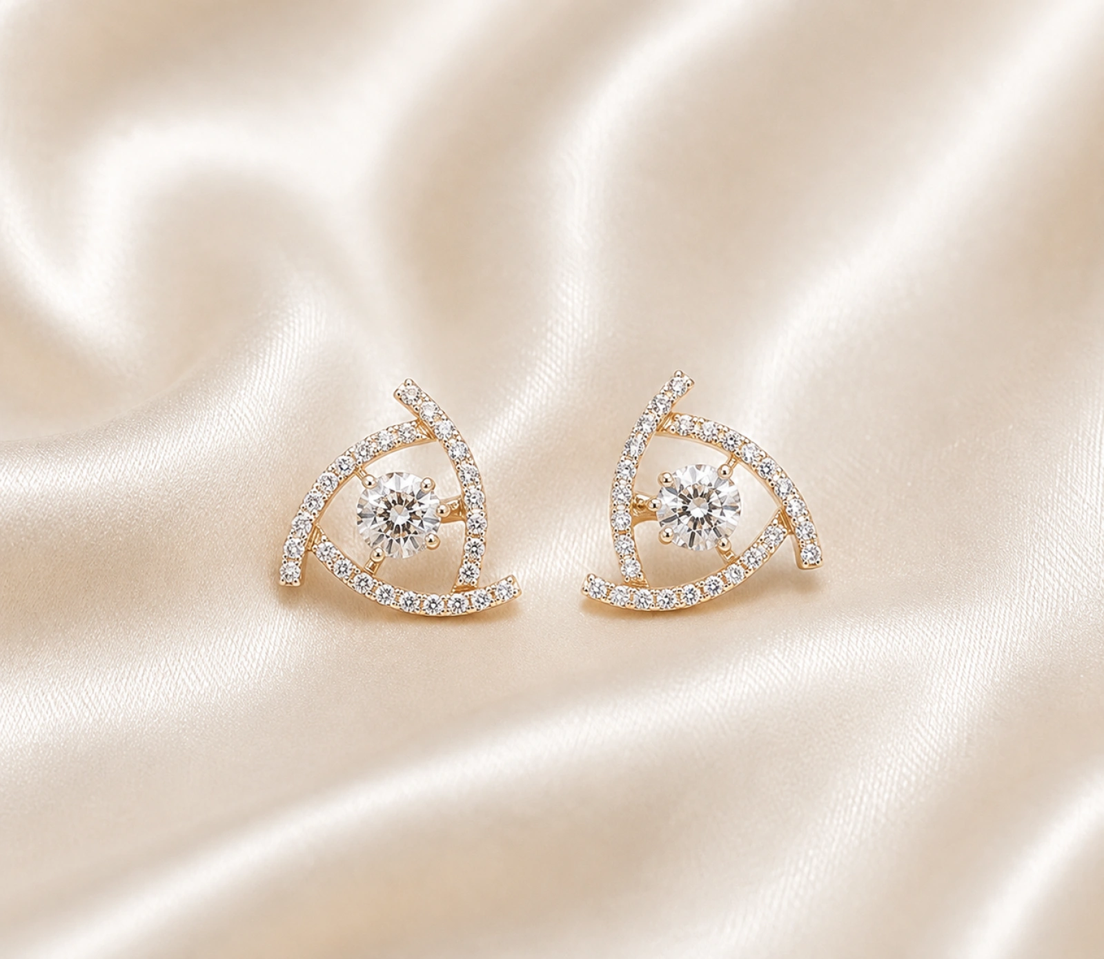 Diamond Women’s Double-Curve Stud Earrings