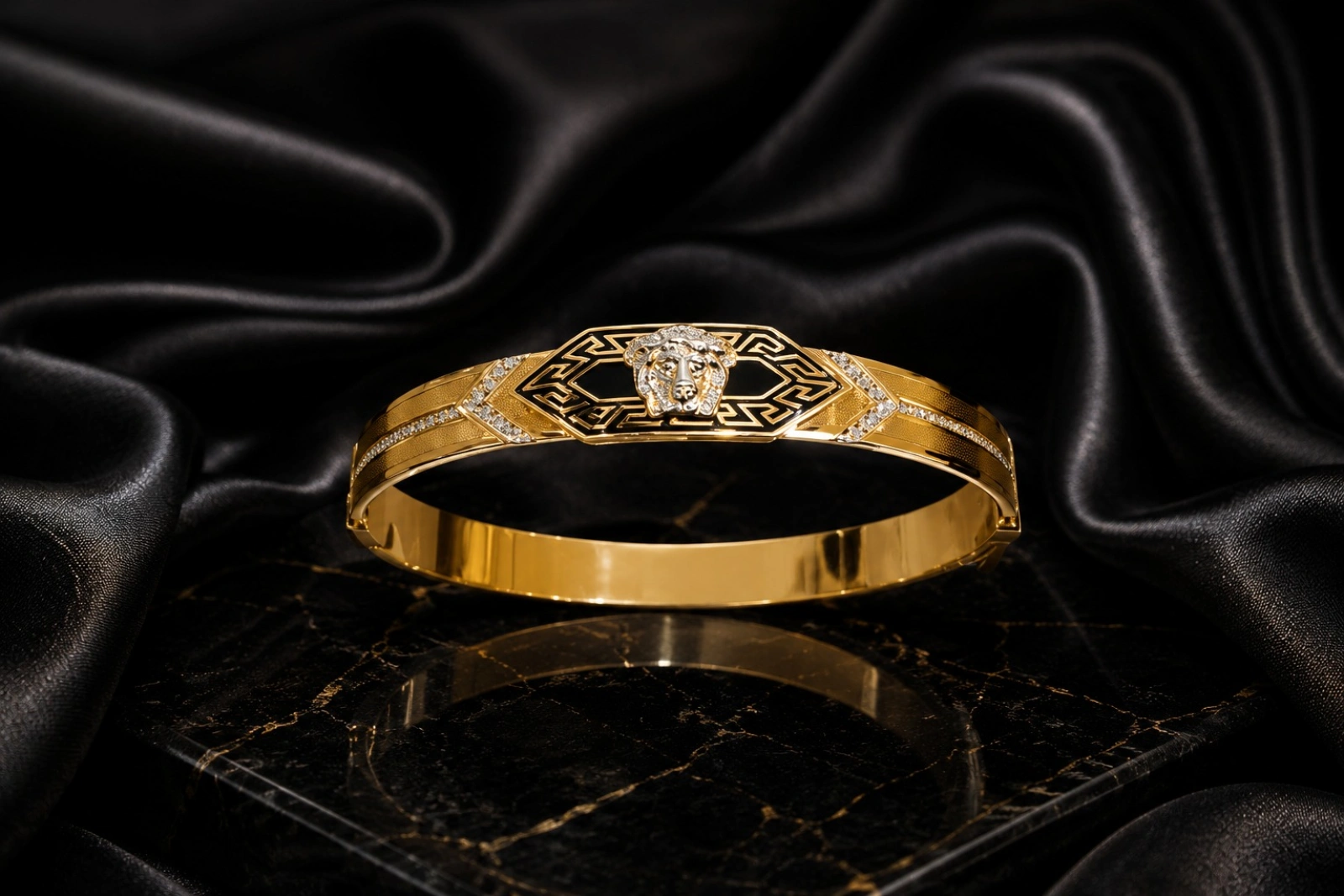 Gold Lion Motif Men’s Kada