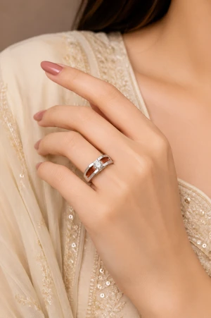 Artisan Interwoven Pavé Diamond Wave Ring Main View
