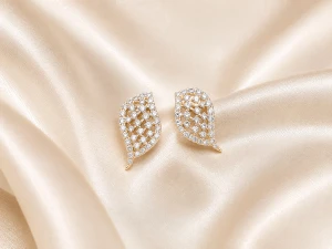Diamond Women’s Leaf-Shaped Stud Earring Main View