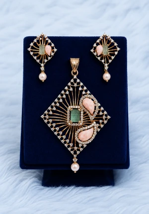 Vintage Gold Teardrop Set Main View