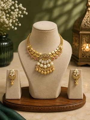 Glimmering Gold Princess Set Main View