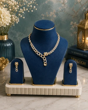 Noble Gold Designer Jewelry Set Main View