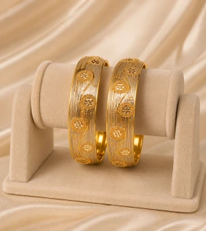 Velvet Gold Bracelet Main View