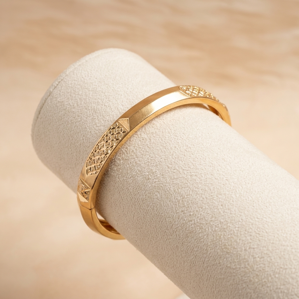 Grandeur Gold Textured Kada