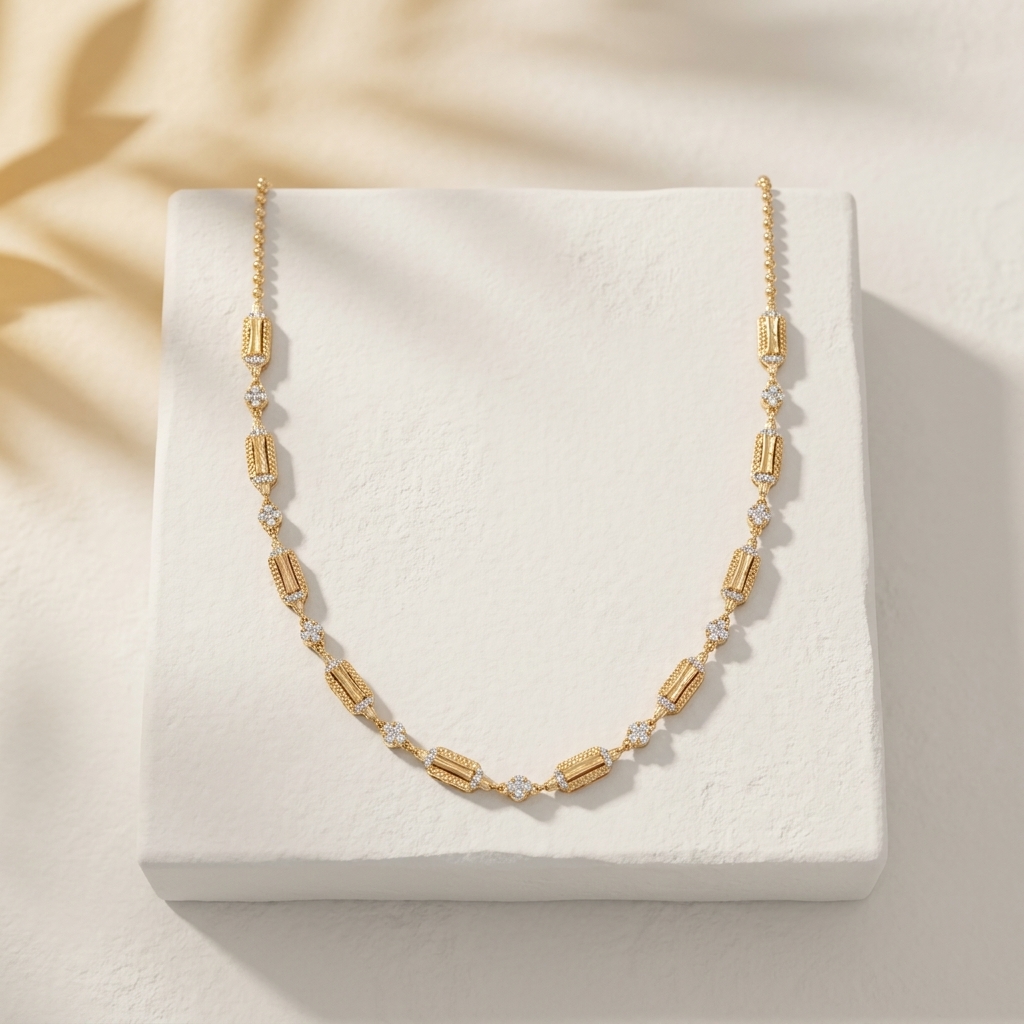 Classic Gold Ribbed Bar and Clover Cluster Chain